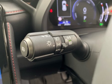 2025 Lexus LBX Emotion €42,650 thumbnail