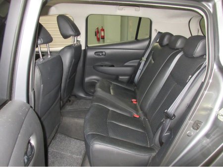 2015 Nissan Leaf - thumbnail 12