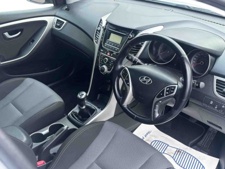 2016 Hyundai i30 1.6 DELUXE 5DR €10,950 thumbnail