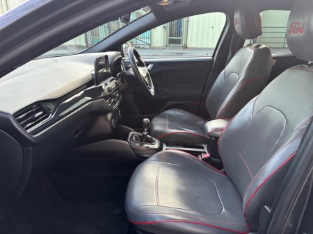 2020 Ford Focus - thumbnail 5