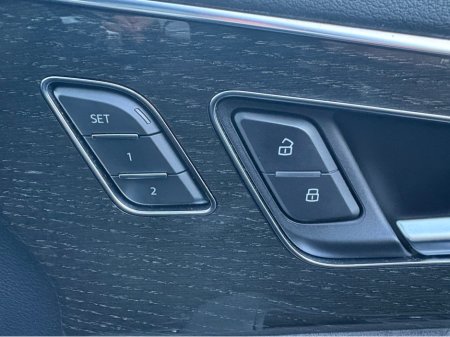 2018 Audi Q8 - thumbnail 22