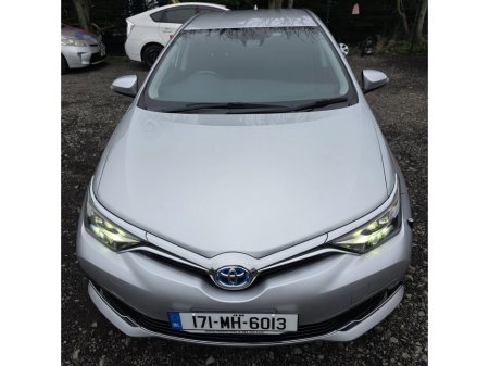 2017 Toyota Auris Hybrid €15,950 thumbnail
