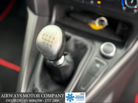 2018 Ford Focus - thumbnail 12