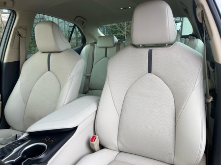 2024 Toyota Camry PLATINUM EDITION 4 €46,950 thumbnail