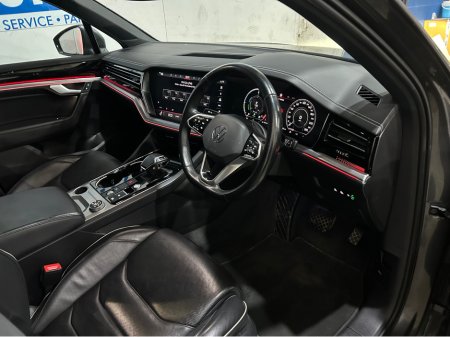 2021 Volkswagen Touareg - thumbnail 11