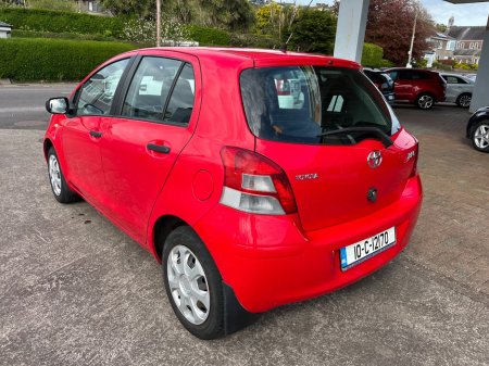 2010 Toyota Yaris - photo 4