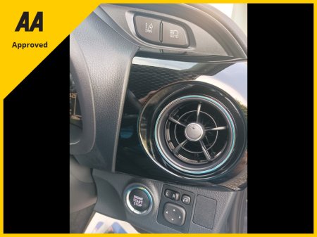 2019 Toyota Yaris - thumbnail 11