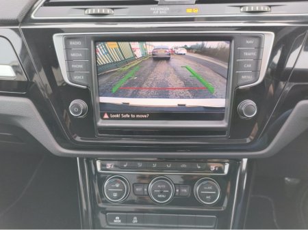 2017 Volkswagen Touran Comfort €16,950 thumbnail