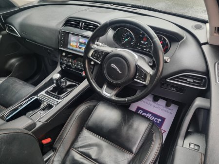 2017 Jaguar F-Pace RWD 2.0 D 163PS Prestige €10,999 thumbnail