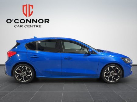 2021 Ford Focus "Compact, classy and ridiculously easy to love" €23,888 thumbnail