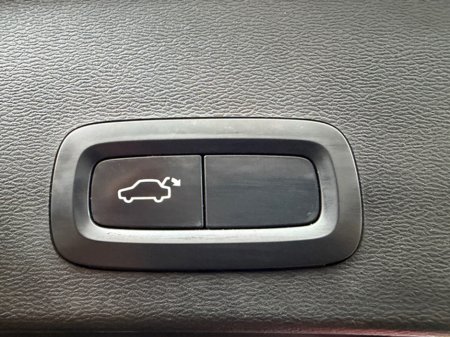 2021 Volvo XC40 - thumbnail 17