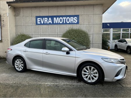 2020 Toyota Camry WS AUTOMATIC HYBRID 2.5 PETROL //HEAD UP DISPLAY//HALF LEATHER SEATS//KEYLESS ENTRY//ADAPTIVE CRUISE CONTROL// €26,950