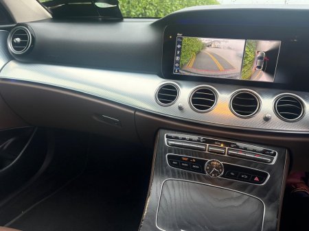 2019 Mercedes-Benz E Class E220 D SE PREMIUM 4DR AUTO €19,950 thumbnail