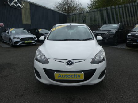 2013 Mazda Mazda2 - view 3