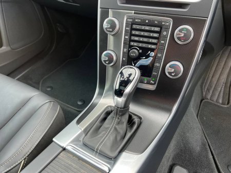 2017 Volvo V60 - thumbnail 13