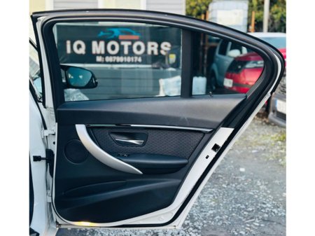 2016 BMW 3 Series - thumbnail 8