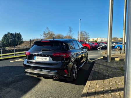 2025 Ford Focus - thumbnail 4