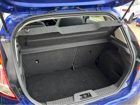 2016 Ford Fiesta - thumbnail 8