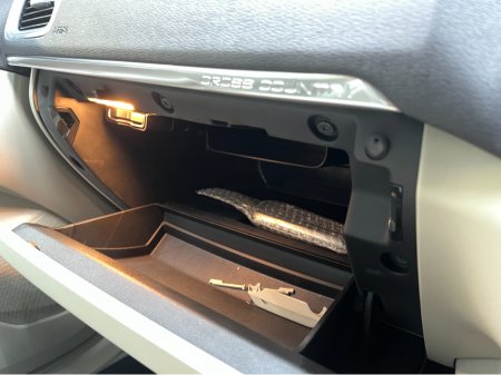 2016 Volvo V40 - thumbnail 17