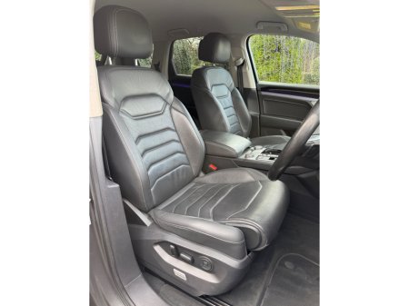 2019 Volkswagen Touareg - thumbnail 10