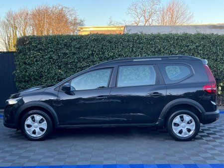 2024 Dacia Jogger ESSENTIAL 7-SEATER 1.0 TCE // PARKING SENSORS // AIR CONDITIONING // CRUISE CONTROL €19,900 thumbnail