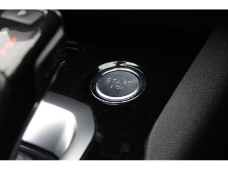 2018 Peugeot 5008 - thumbnail 17