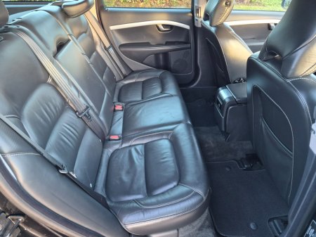 2013 Volvo V70  €6,999 thumbnail