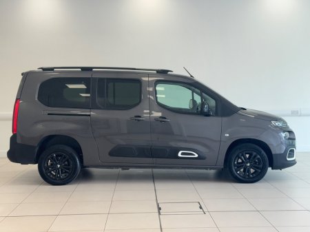 2023 Citroen Berlingo FEEL PACK BlueHDi 100 LWB 5 seats 6MT €36,950