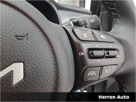 2025 Kia Stonic 1 OWNER | LOW MILEAGE €24,900 thumbnail