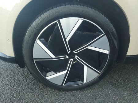 2025 Volvo EX90 TWIN MOTOR PERFORMANCE AWD ULTRA €97,950 thumbnail