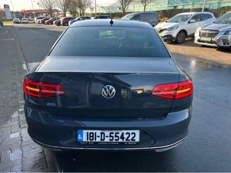 2018 Volkswagen Passat - thumbnail 15