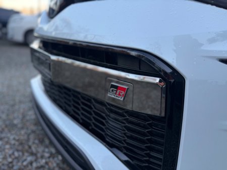 2023 Toyota C-HR 1.8 HYBRID LUNA €31,999 thumbnail