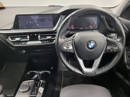 2022 BMW 1 Series - photo 5
