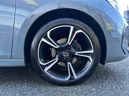 2024 Opel Corsa GS 1.2 75PS 5SPEED 4DR thumbnail