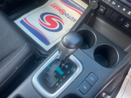 2025 Toyota Hilux 2.4 SR5 D/CAB AUTO €48,950 thumbnail