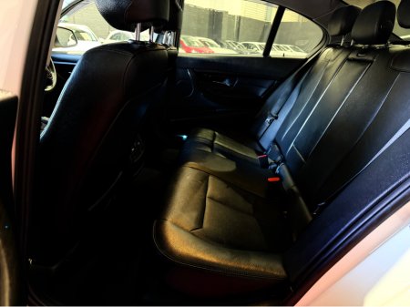 2015 BMW 3 Series 4d 320D LUXURY (AUTO) €16,249 thumbnail