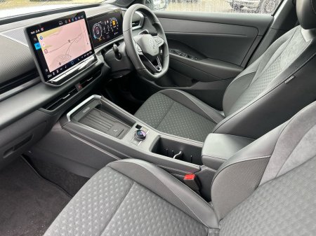 2026 Volkswagen T-Roc - thumbnail 2