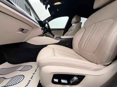 2022 BMW 5 Series - thumbnail 18