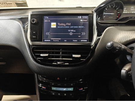 2019 Peugeot 2008 - thumbnail 14