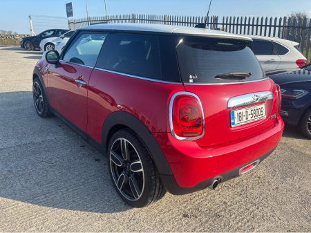 2018 MINI Hatch 1.5 D 3DR AUTO COOPER €15,995