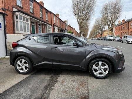 2018 Toyota C-HR - thumbnail 4