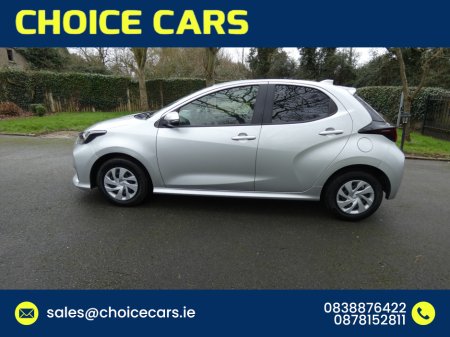 2021 Toyota Yaris - thumbnail 3