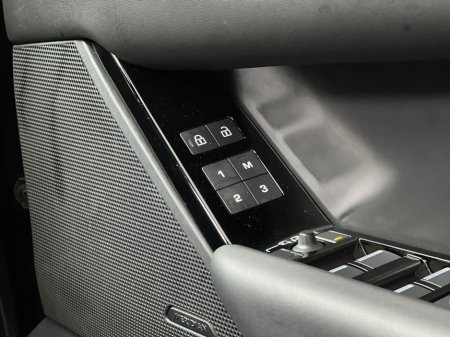 2024 Land Rover Range Rover Velar HSE P400e *PAN ROOF* €65,990 thumbnail