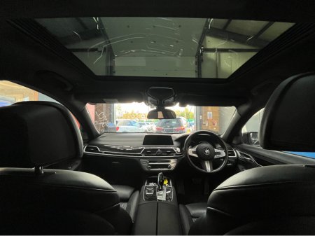 2017 BMW 7 Series - thumbnail 16