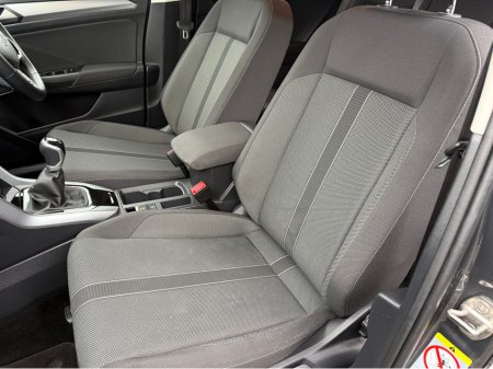 2023 Volkswagen T-Roc LIFE 1.0 TSI €22,950 thumbnail