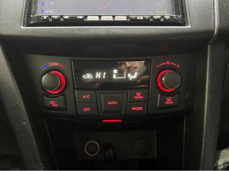 2014 Suzuki Swift - thumbnail 13