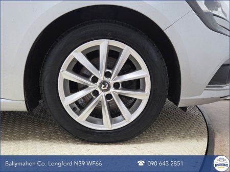 2018 Renault Megane - thumbnail 25