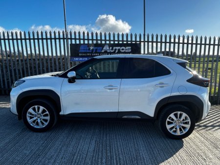 2020 Toyota Yaris Cross - thumbnail 3