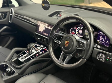 2023 Porsche Cayenne E-hybri E-hybrid 4DR Auto €87,990 thumbnail