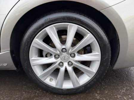 2016 Lexus IS 300 h - thumbnail 11